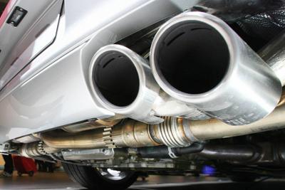The device of the muffler of the car