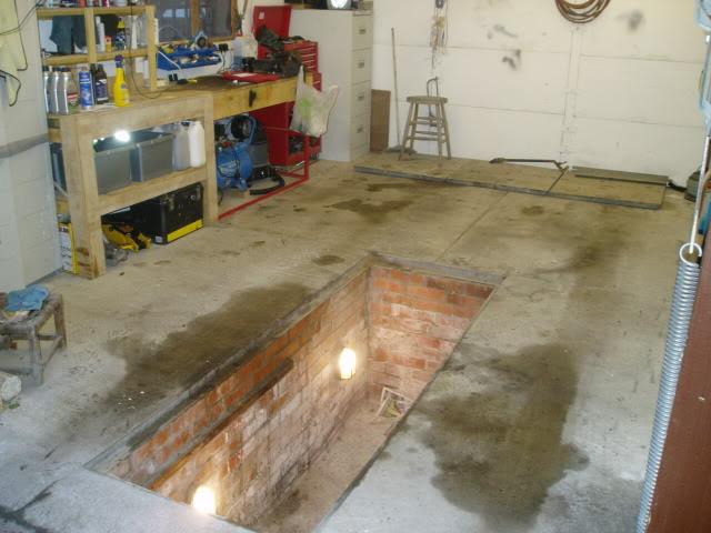 Inspection pit in the garage with your own hands: features of the construction